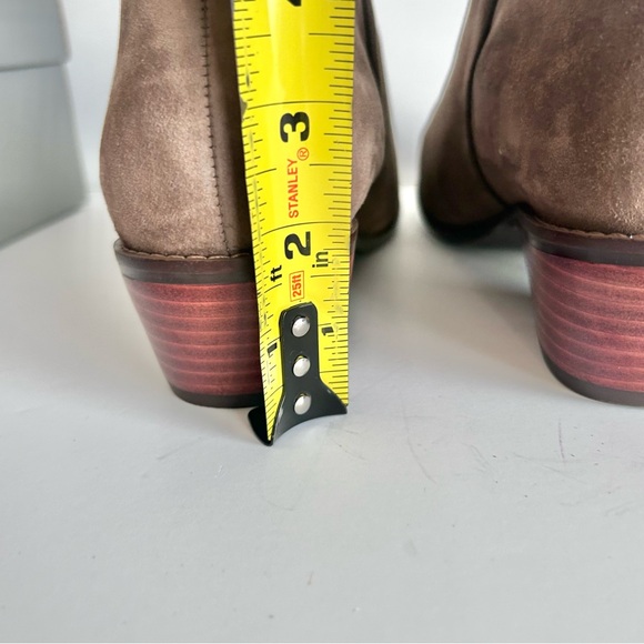 🍂NEW IN BOX Vionic Serena Ankle Boots. Greige. Size: 10 - Picture 8 of 12